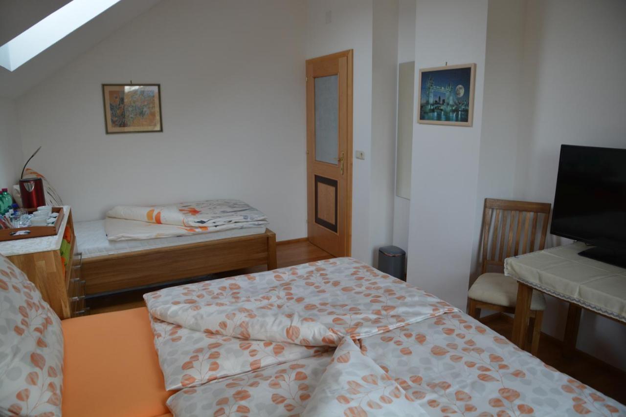 Privatzimmer Marina Völkermarkt エクステリア 写真