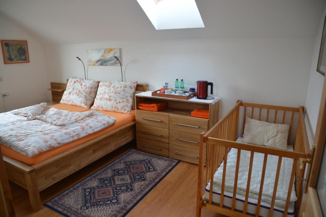 Privatzimmer Marina Völkermarkt エクステリア 写真